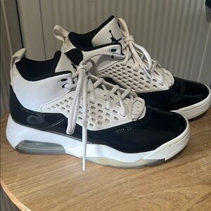 air Jordan jump man GS 6.5y black&white